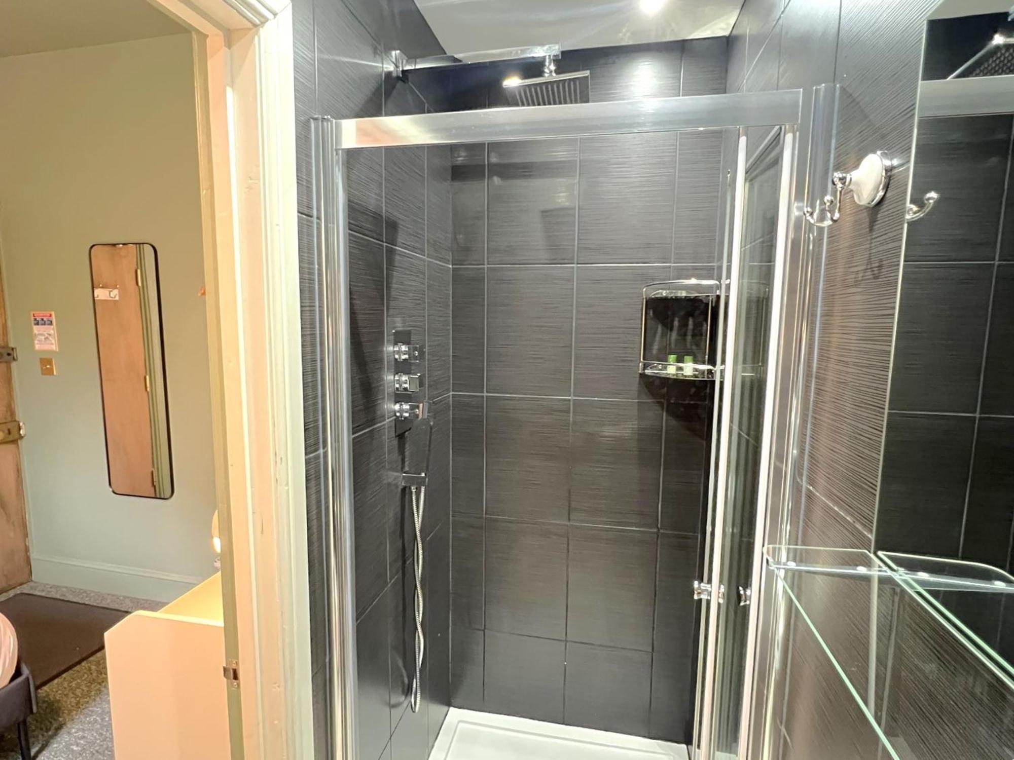 Melbury Rooms & Studios Exeter Phòng bức ảnh